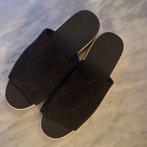 Vince navy blue suede platform sandals size 8.5